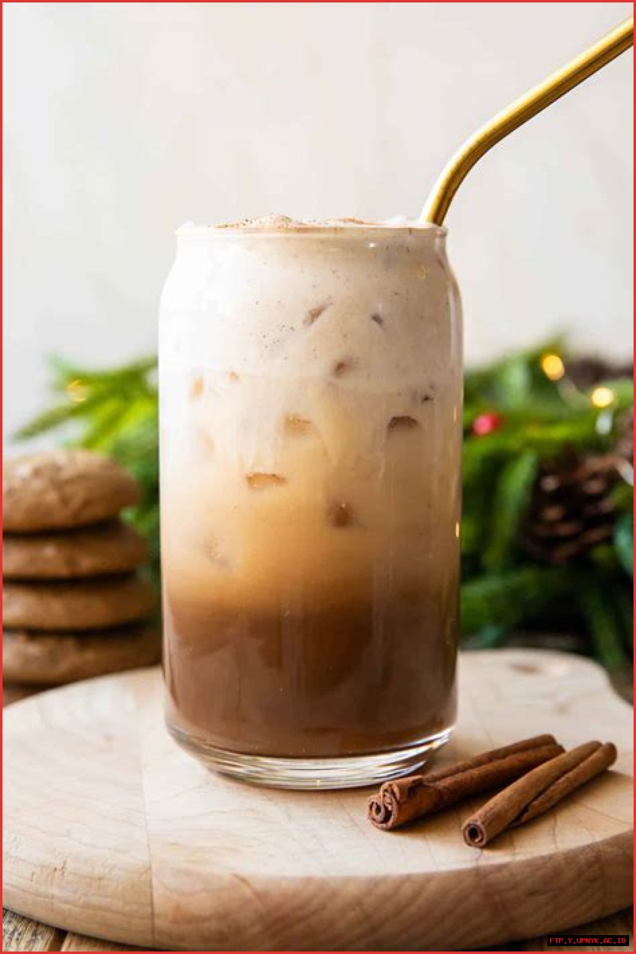 The Perfect Gingerbread Oatmilk Chai: A Festive Holiday Treat