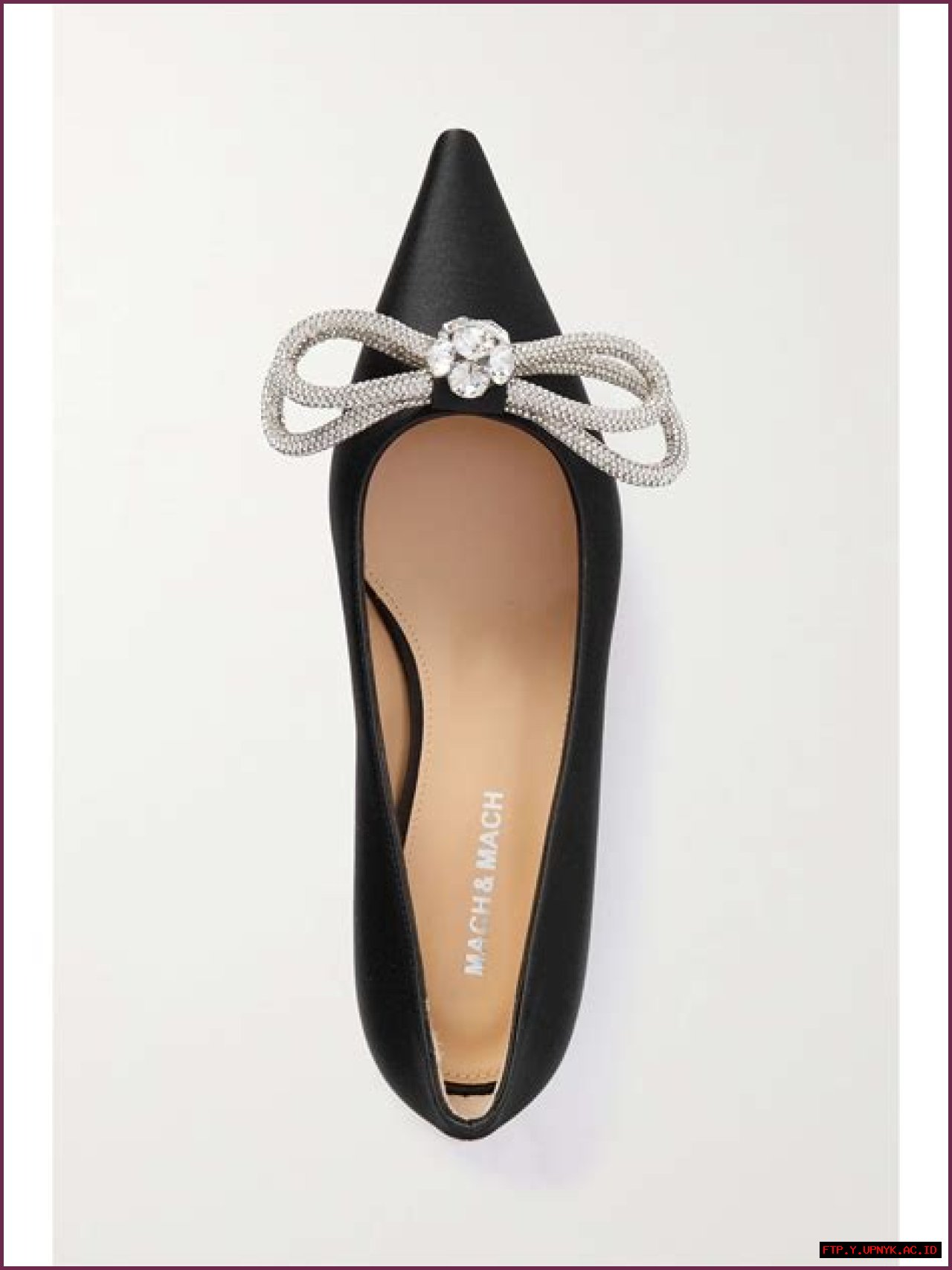 The Perfect Point: Pointed Toe Bow Flats For Any Occasion