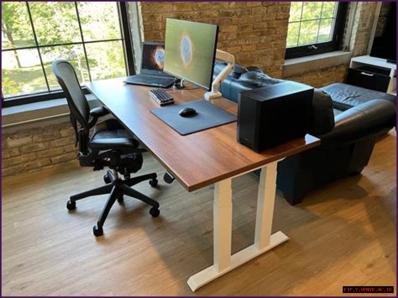 The Ultimate Guide To Standing Desks For Short Statured Individuals