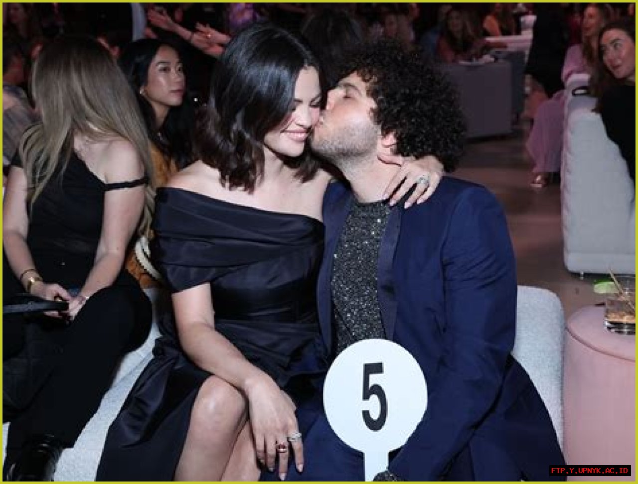 The Ultimate Guide: Who Is Selena Gomez Dating?