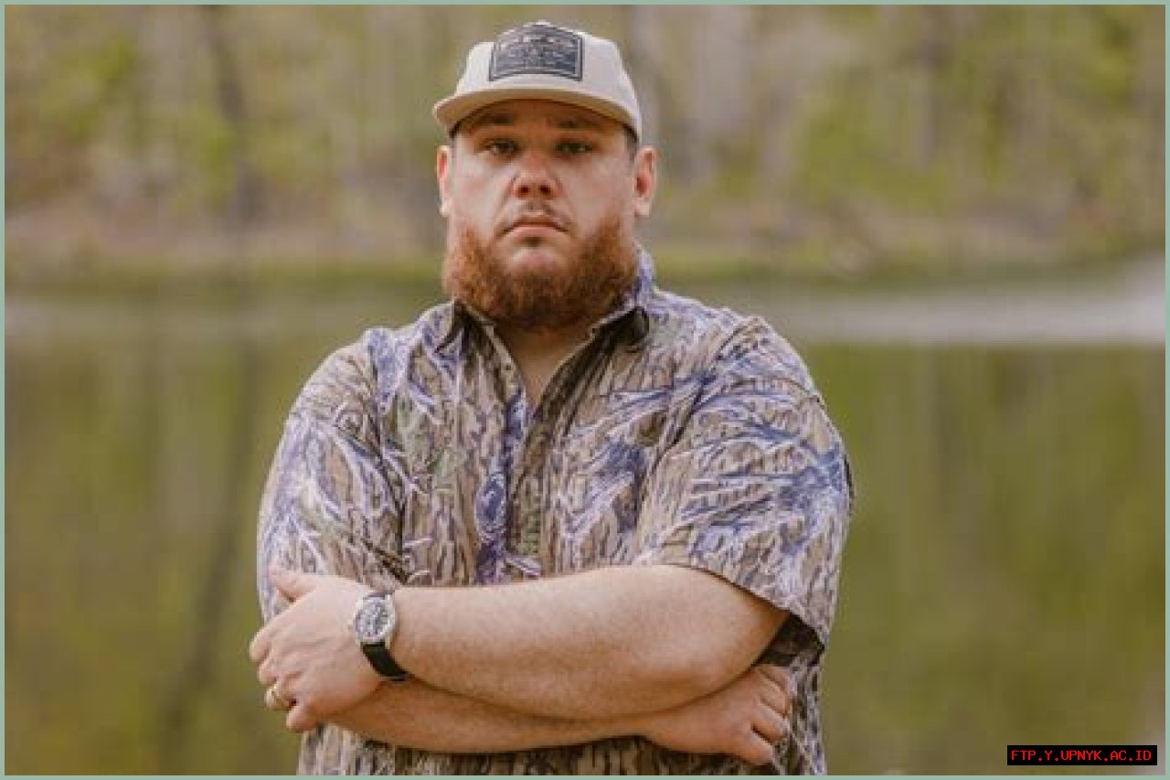 The Unknown Sibling: Did Luke Combs Have An Older Brother?
