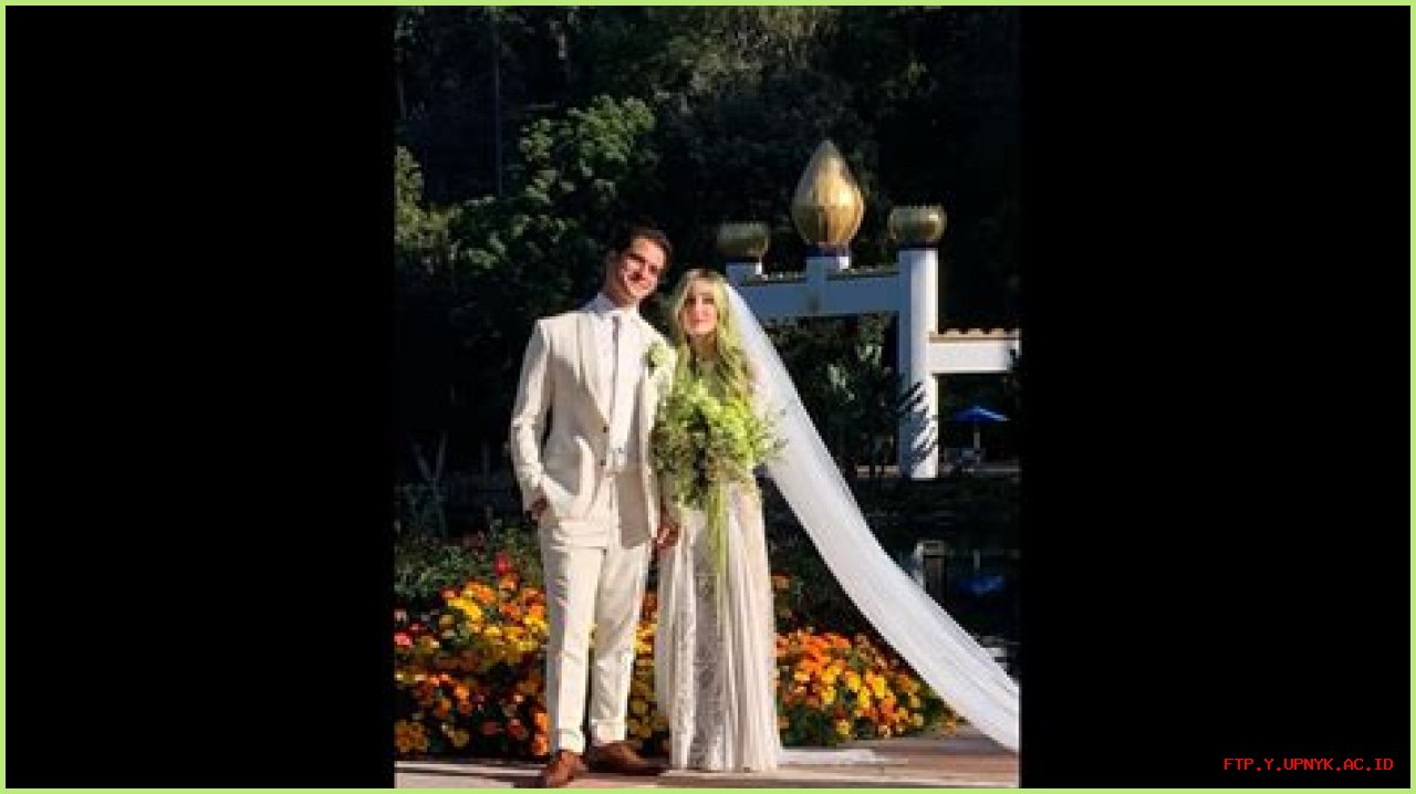 Tyler Hoechlin's Wife: Unveiling His Marital Status