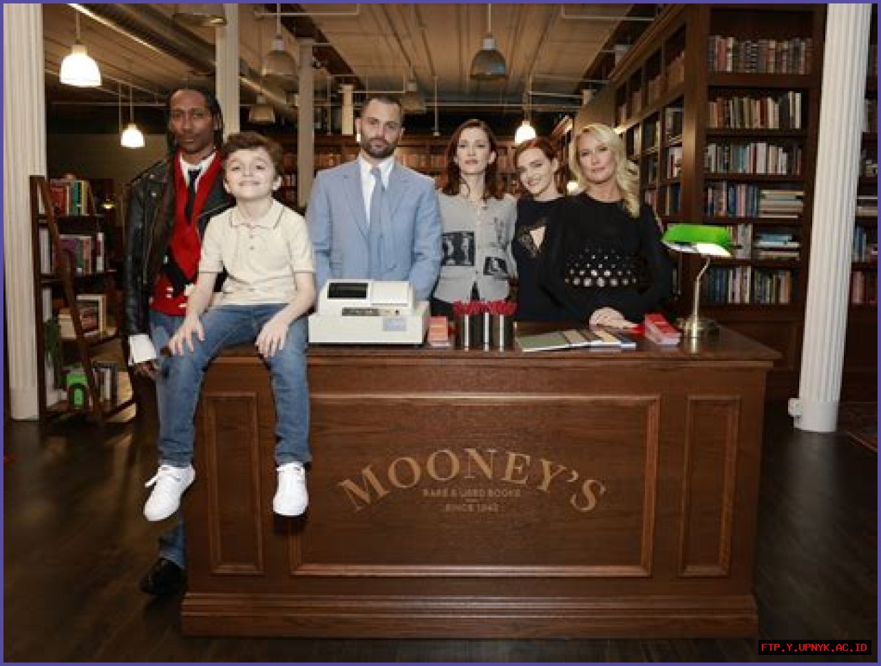 Uncover Shay Mooney's Height: Exact Measurements In Feet
