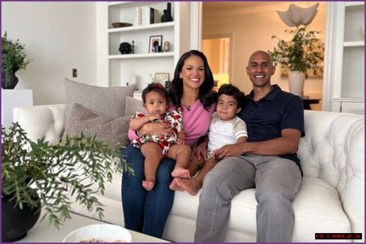 Uncover The Familial Connection: Laura Jarrett And Valerie Jarrett