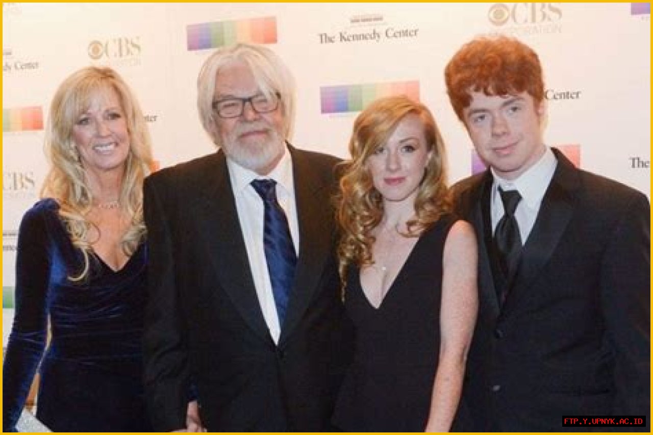 Uncover The Life And Works Of Renowned Actress: Samantha Seger