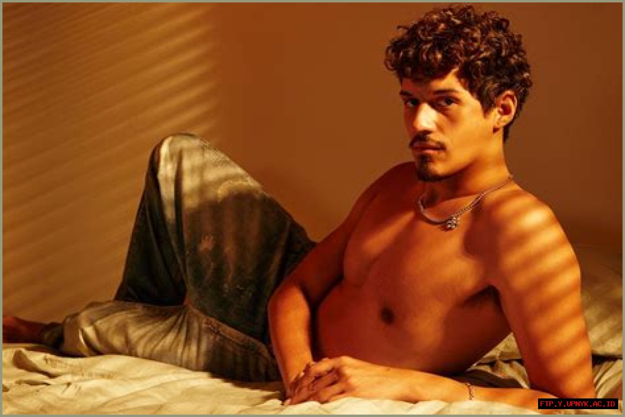 Uncover The Secrets Of Omar Apollo's Love Life