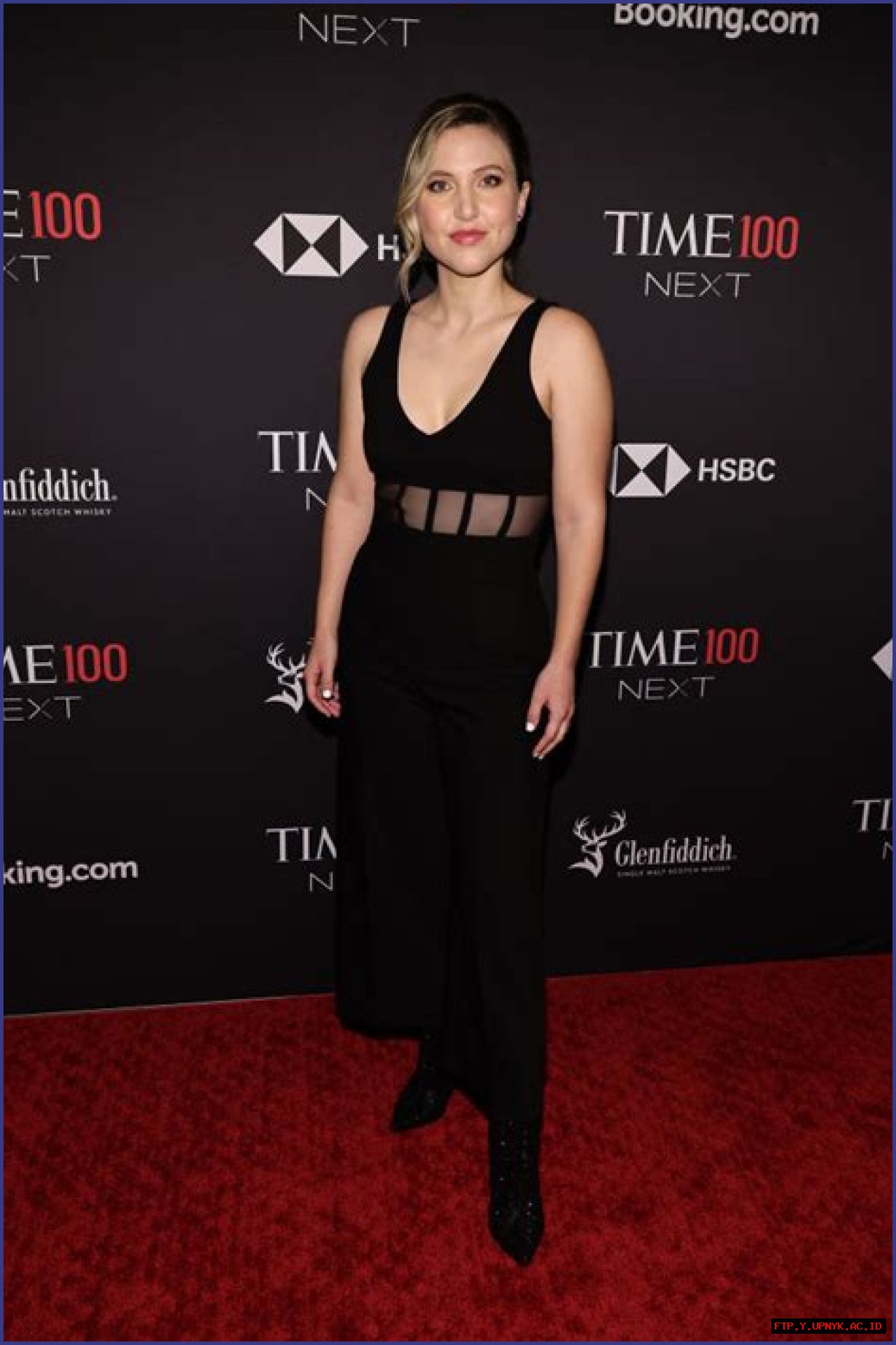 Uncovering The Estimated Wealth: Taylor Tomlinson's Net Worth Revealed