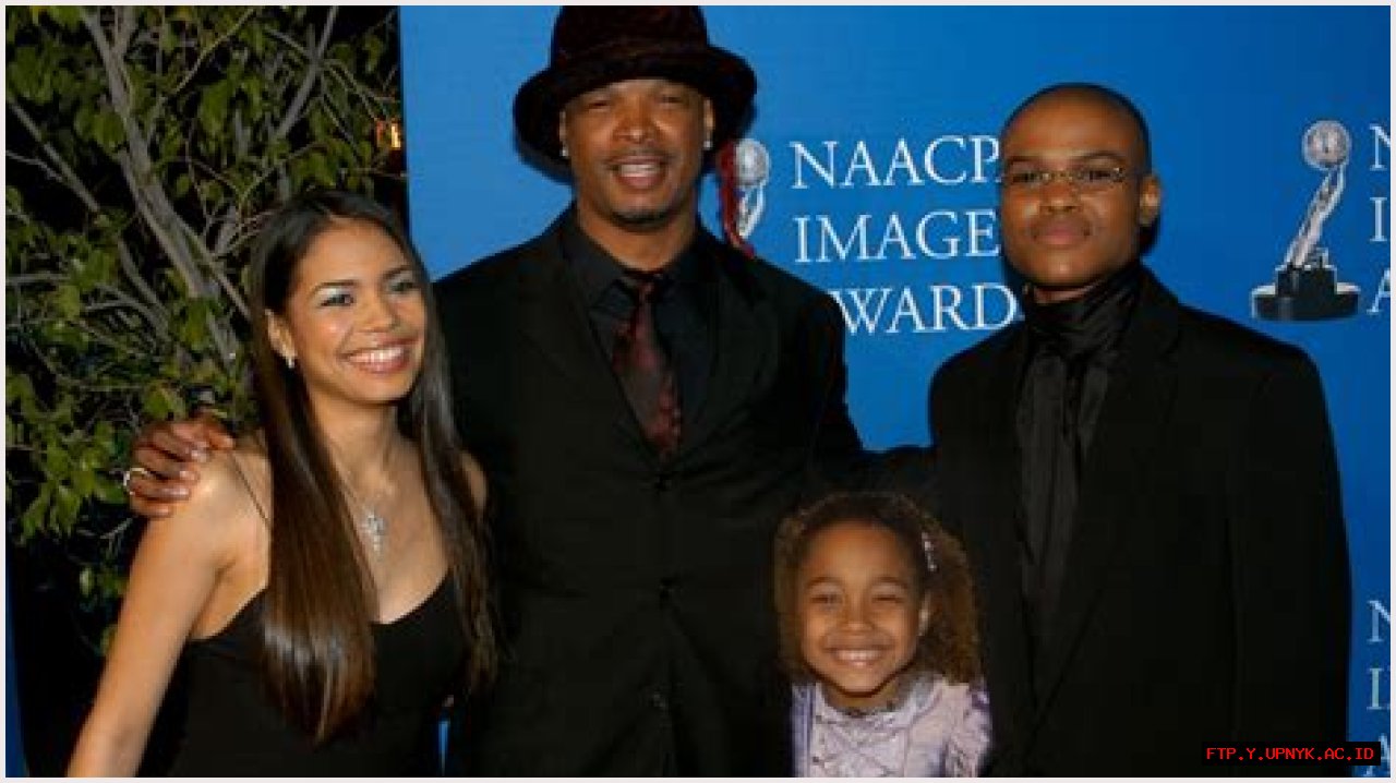 Unraveling The Mystery: Does Damon Wayans Have A Wife?