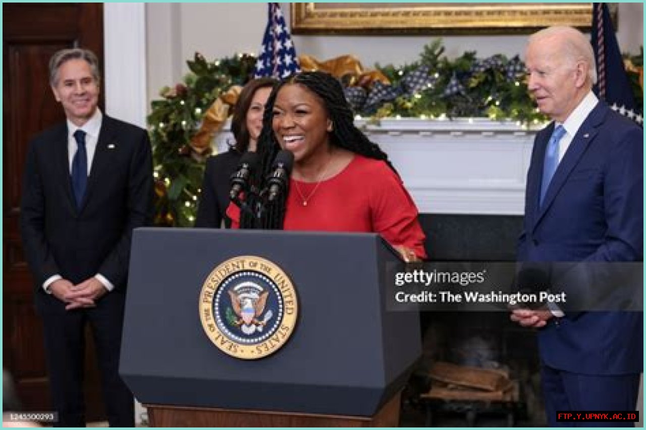 Unveiling Brittney Griner's Towering Standing Reach