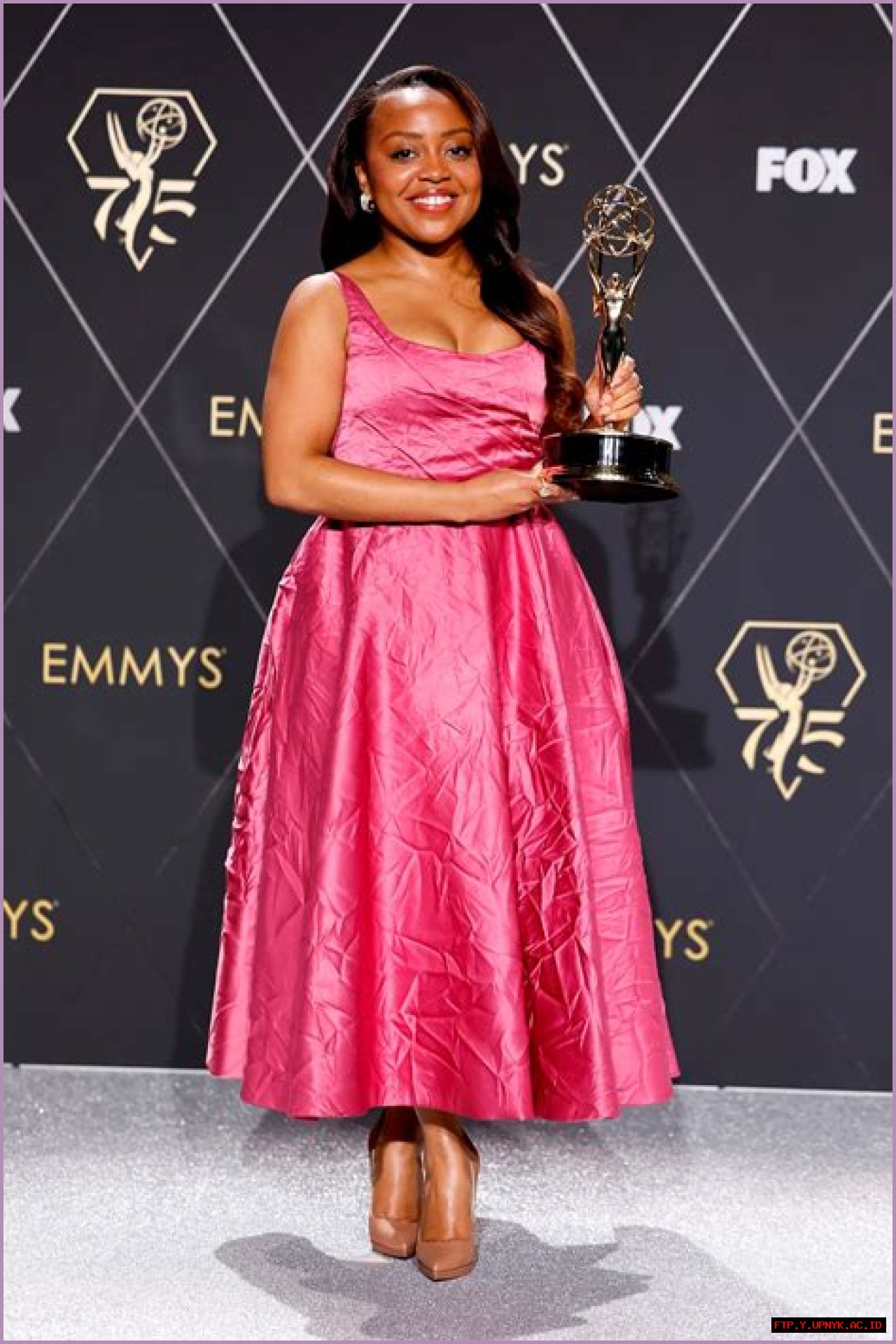 Unveiling Quinta Brunson's Height: A Comprehensive Guide