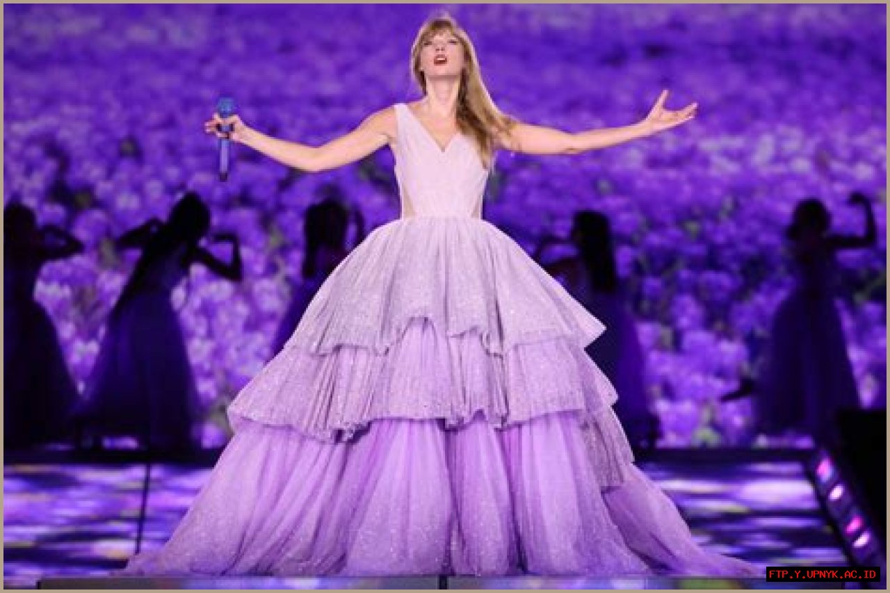 Unveiling Taylor Swift's Style: Her Signature Dress Size Revealed