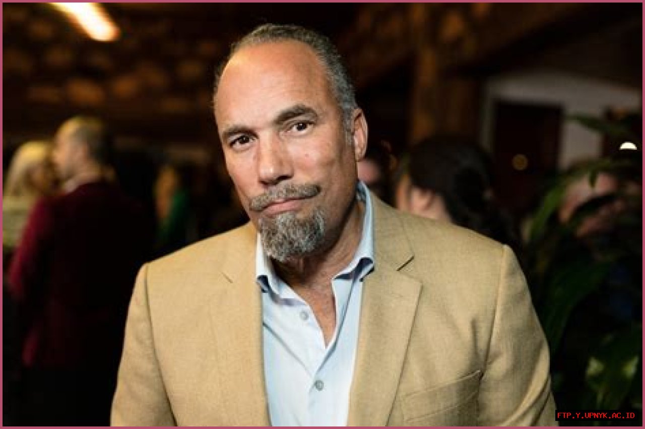 Unveiling The Enigma: Roger Guenveur Smith