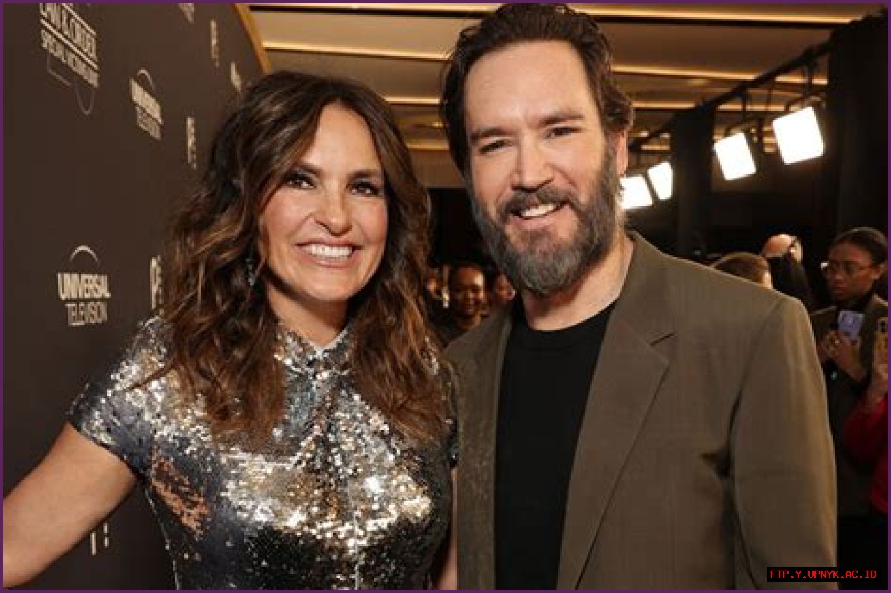 Unveiling The Heart: Mark-Paul Gosselaar And His Remarkable Mom