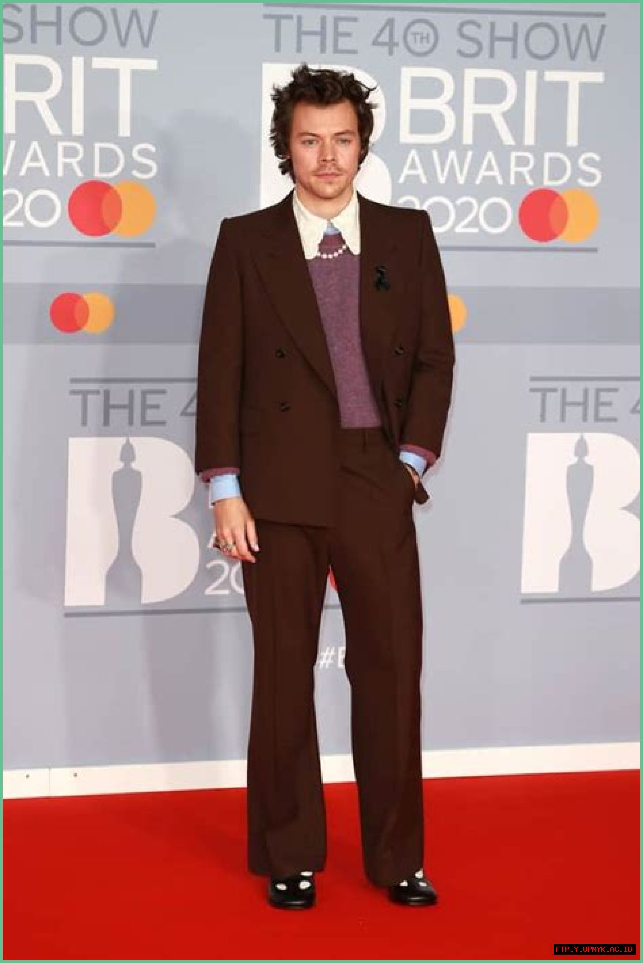 Unveiling The Height Of Harry Styles: How Tall Is He In Feet?