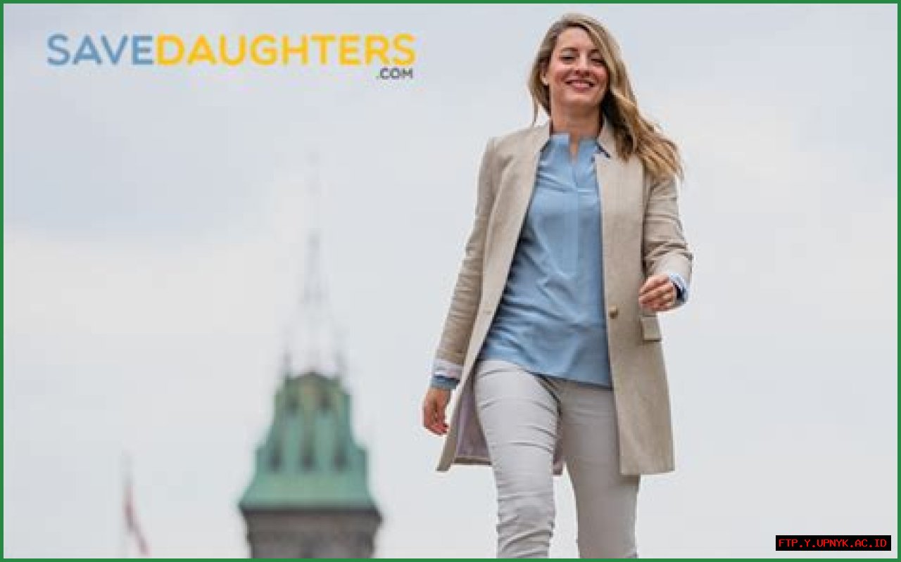 What You Need To Know About Melanie Joly's Personal Life