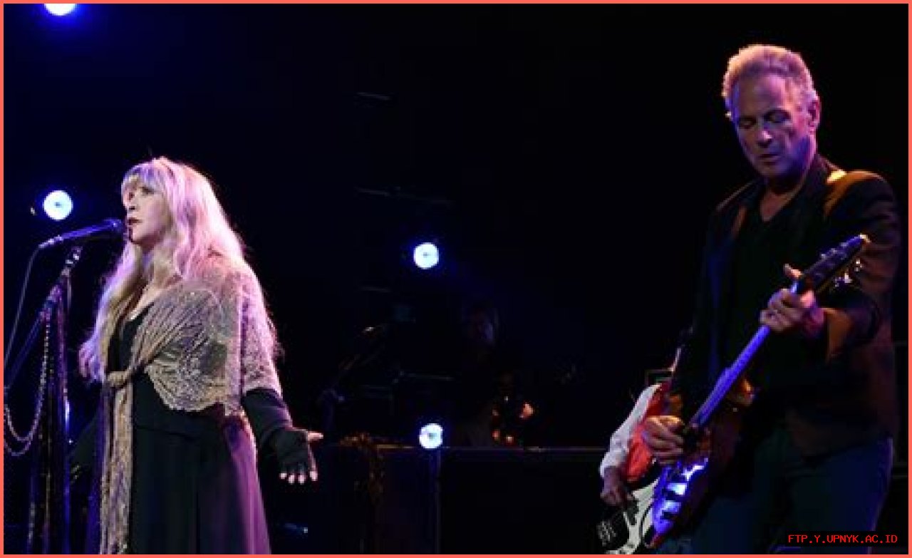 When Did Stevie Nicks And Lindsey Buckingham Call It Quits?