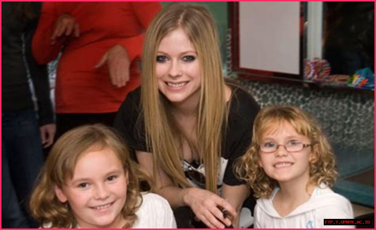 Who Are Avril Lavigne's Kids?