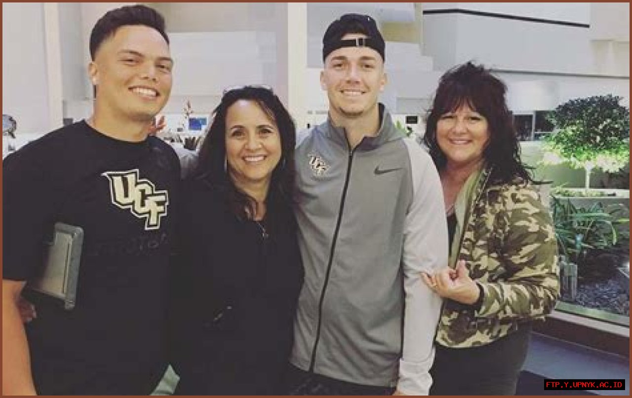 Who Are Dillon Gabriel's Parents? The NFL Prospect's Family Roots