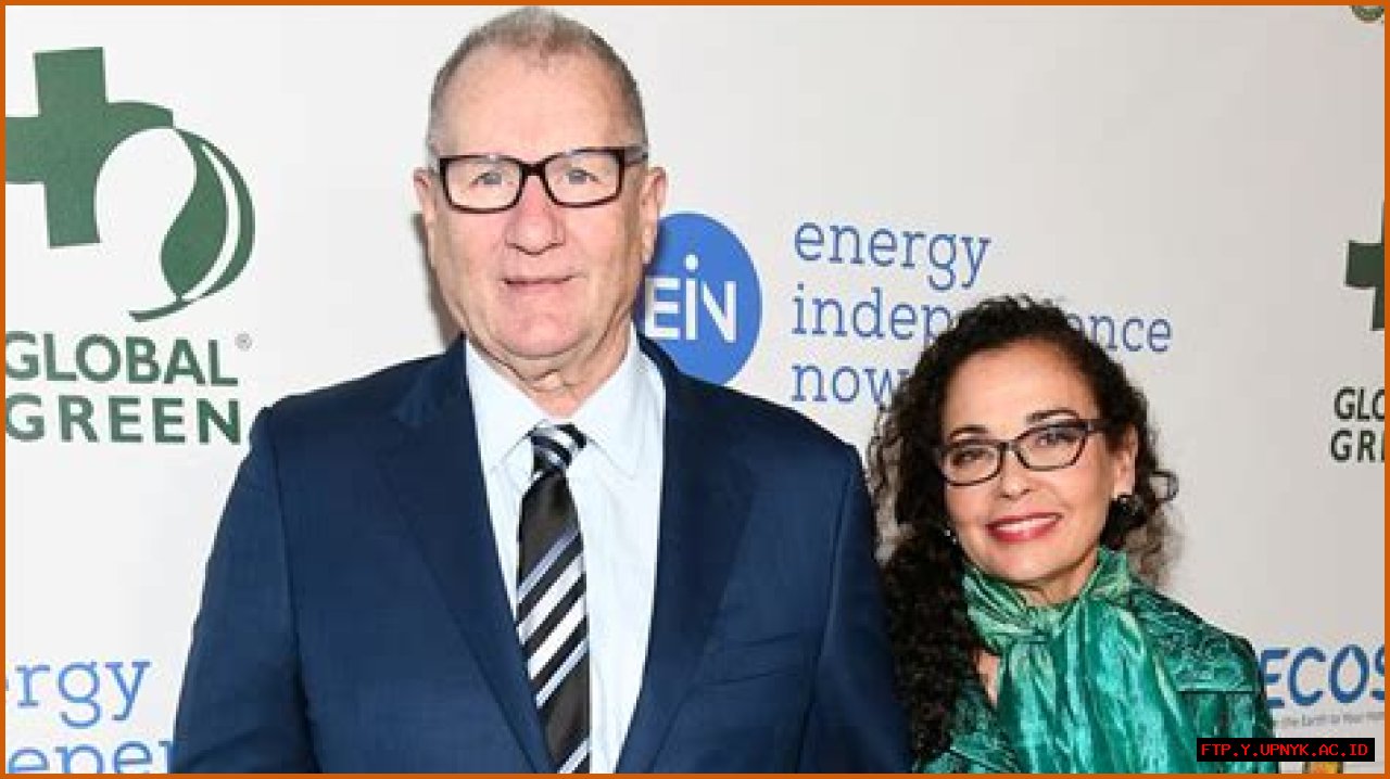 Who Is Ed O'Neill's Wife? Uncovering Marital Status