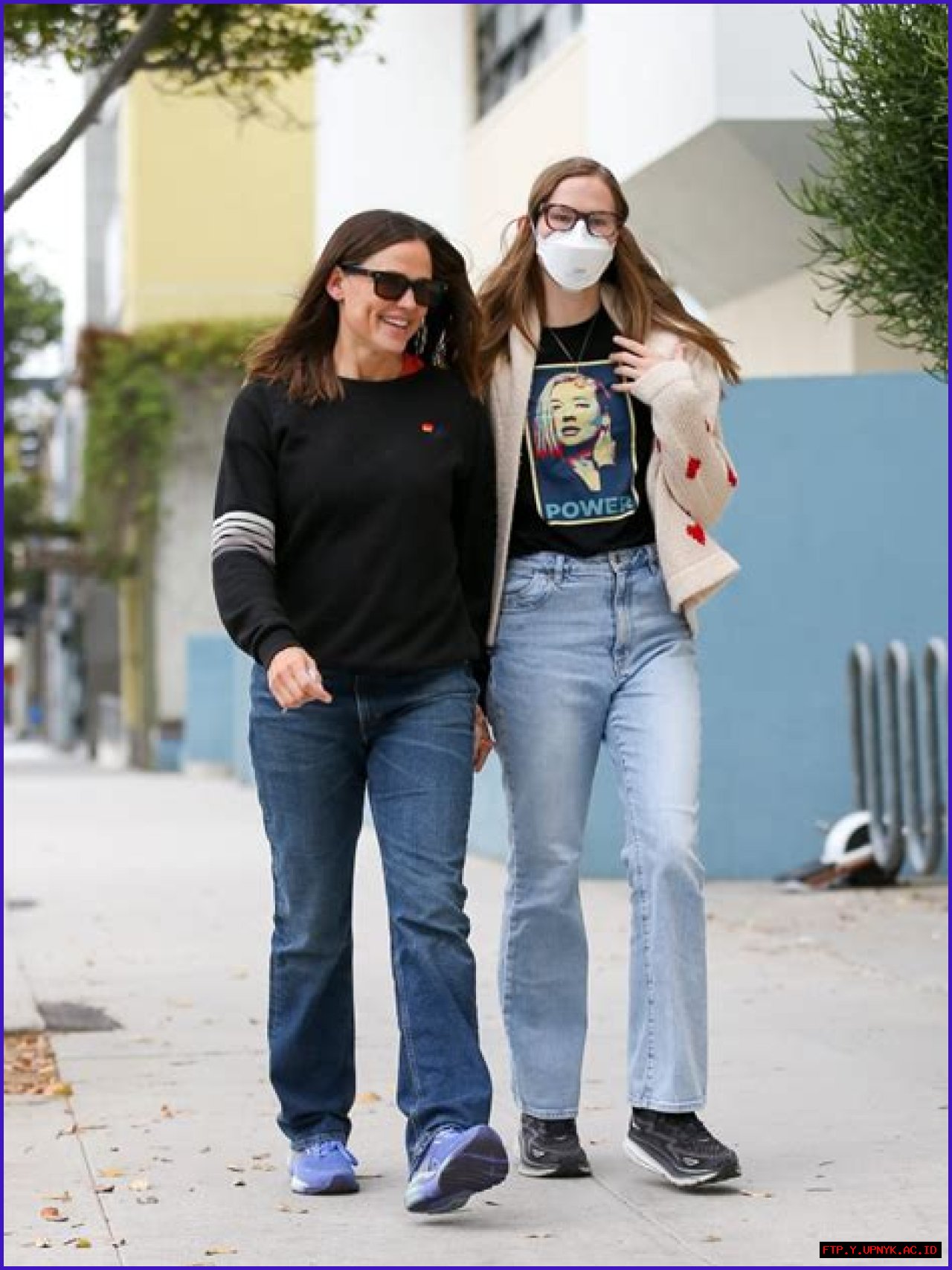 Why Jennifer Garner's Daughter Conceals Her Face: The Unmasked Reasons