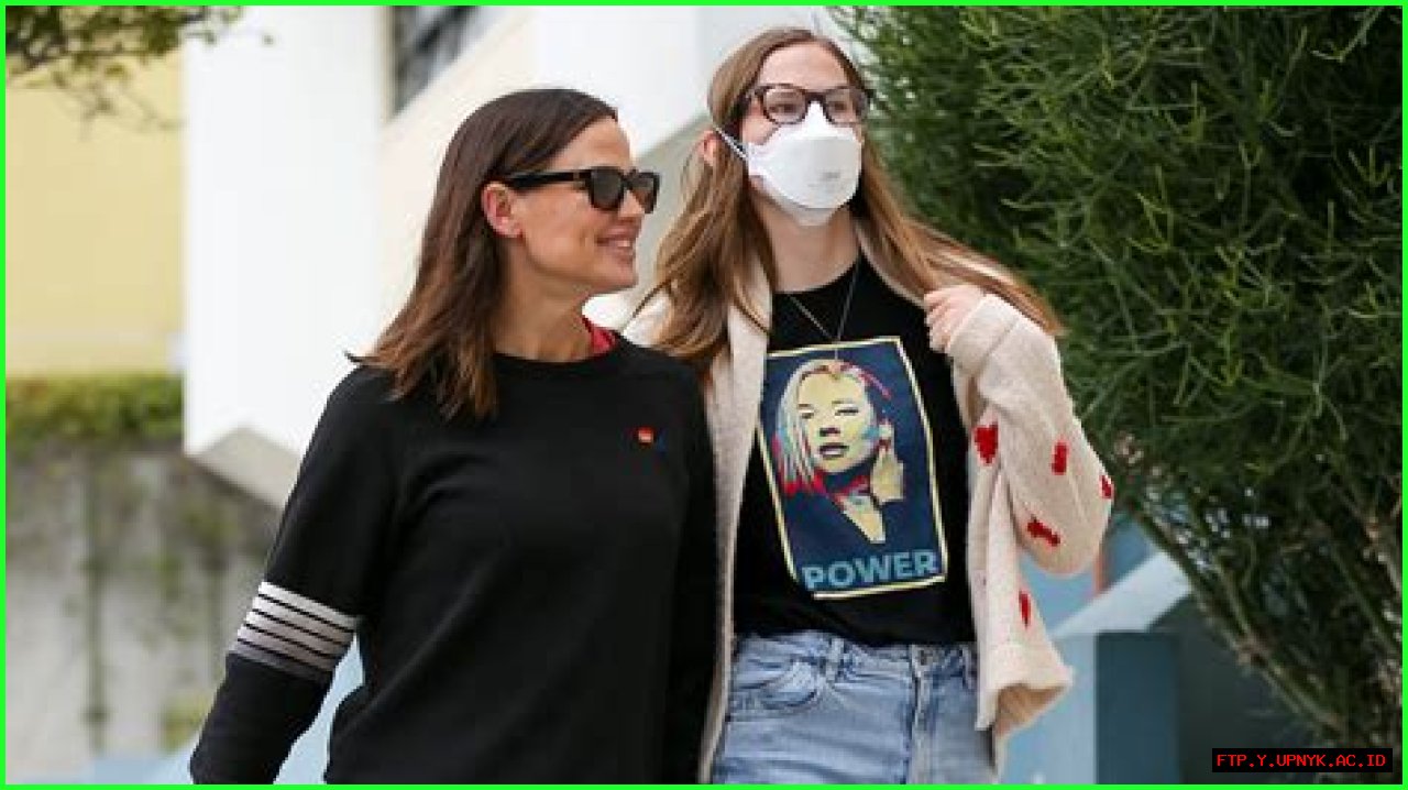 Why Jennifer Garner's Daughter Wears A Mask Everywhere: The Truth Unmasked