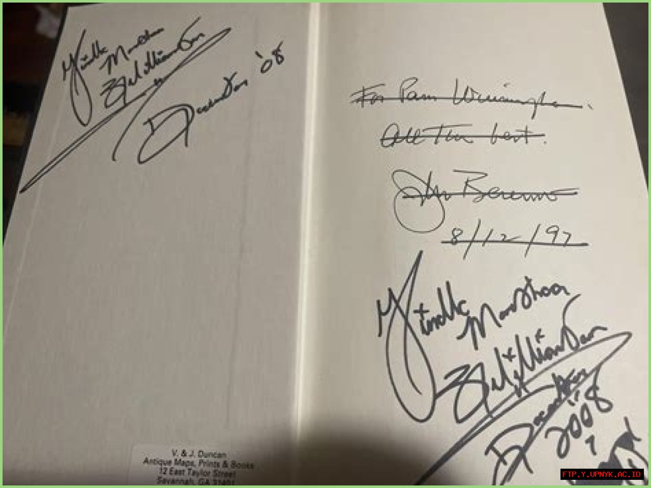 Willie Nelson's Signature Hat: Unveiling The Autograph Mystery