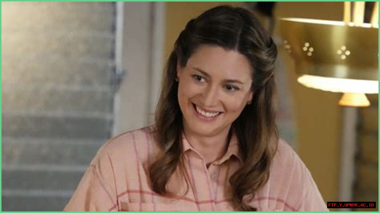 Zoe Perry's Per-Episode Salary: An Inside Look